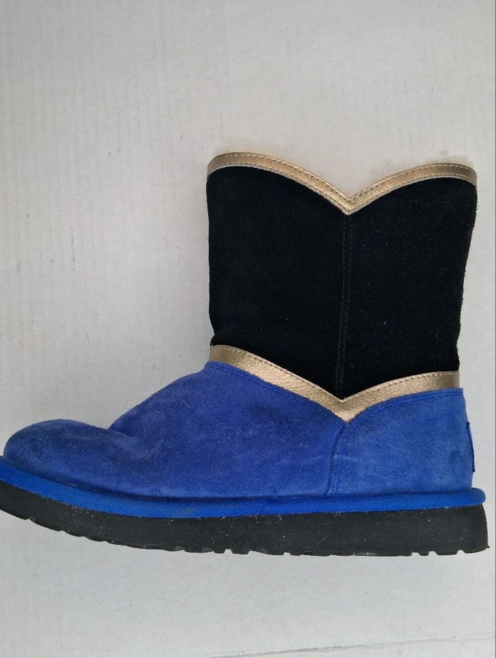 UGG x Disney Frozen Princess Anna Coronation Suede Boots Kids Size 4 Blue/Black